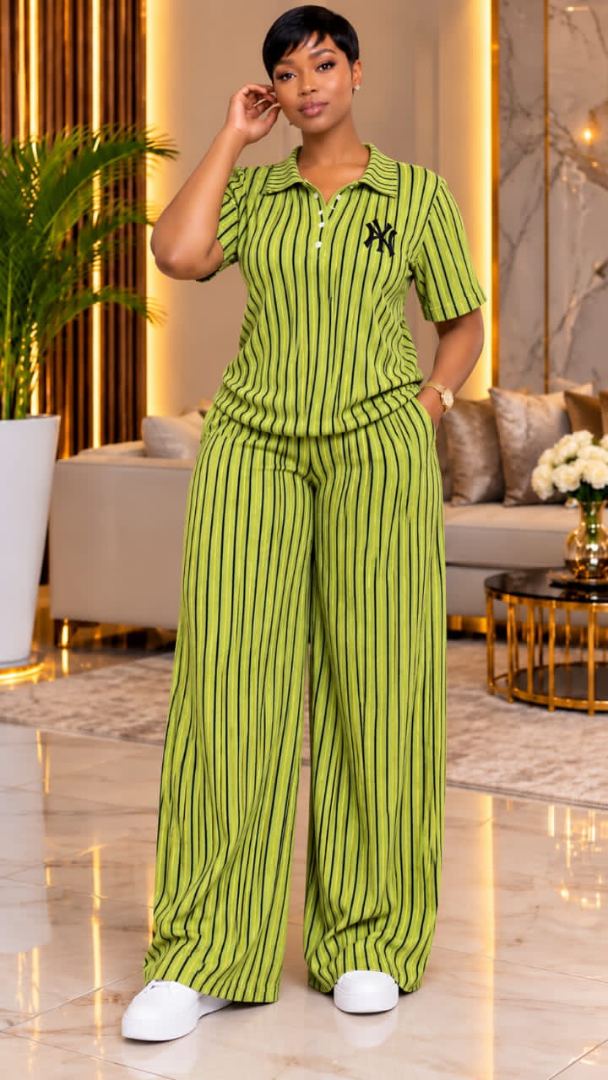 Ensemble pantalon teeshirt