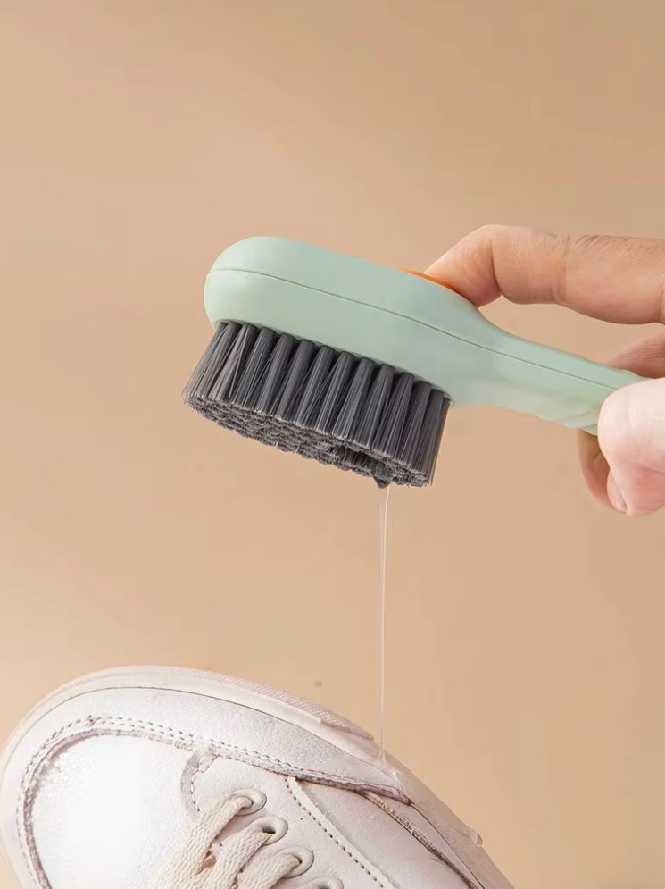 Brosses Chaussures avec contenant Détergent 