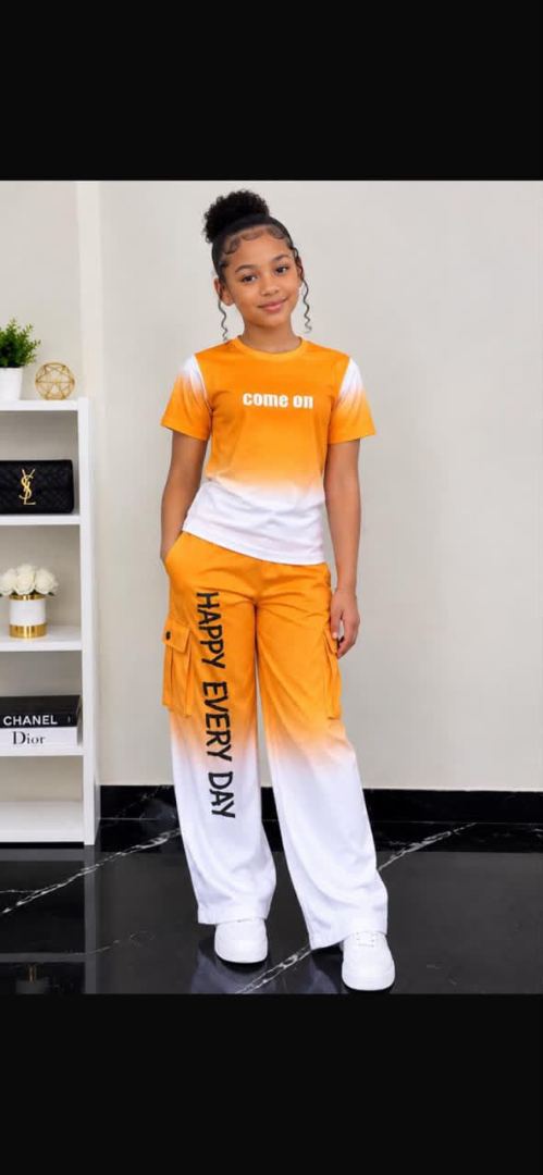 Ensemble pantalon teeshirt 