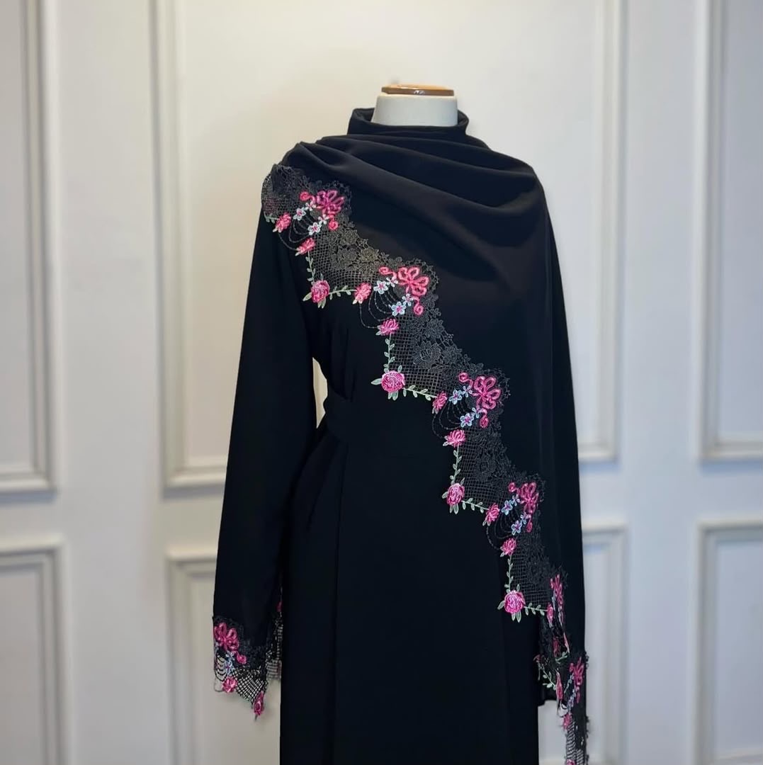 Abaya made in Sénégal consommonsLocale encourager les jeunes entrepreneurs — 1