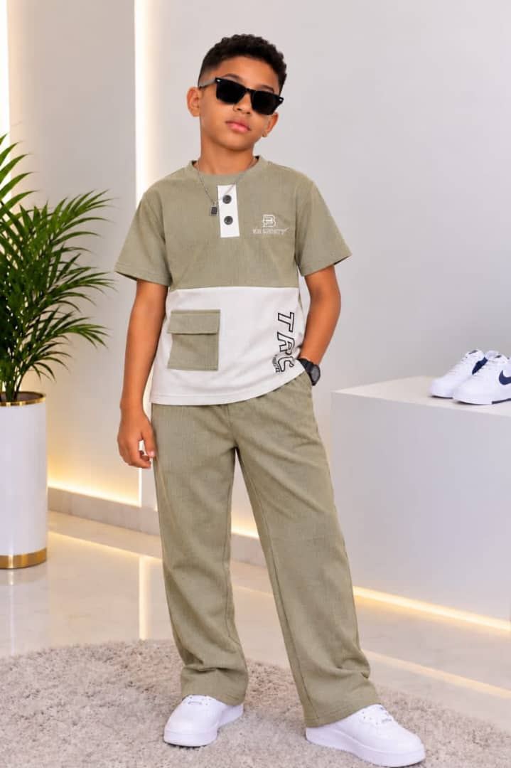 Ensemble pantalon teeshirt
